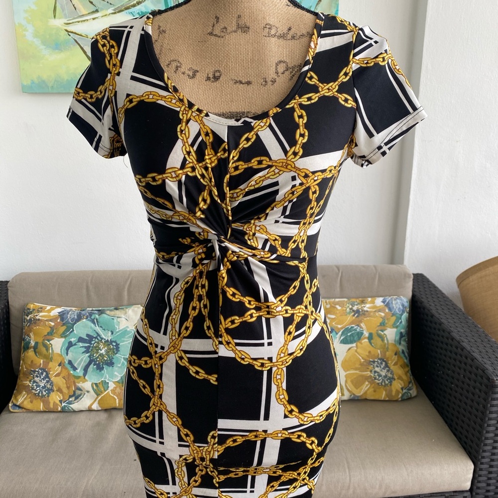 Dress - Picture 7 of 8